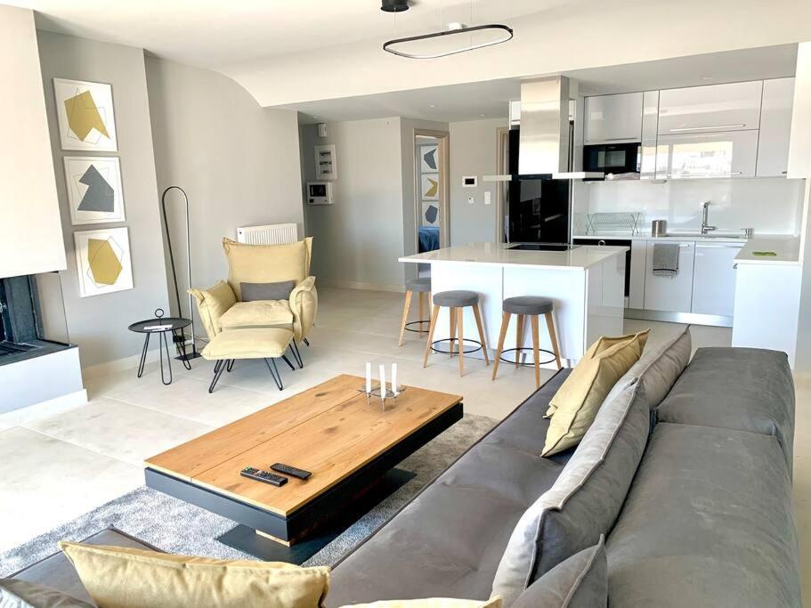 Fab New Flat In Central Athens W/ Acropolis Views Eksteriør bilde